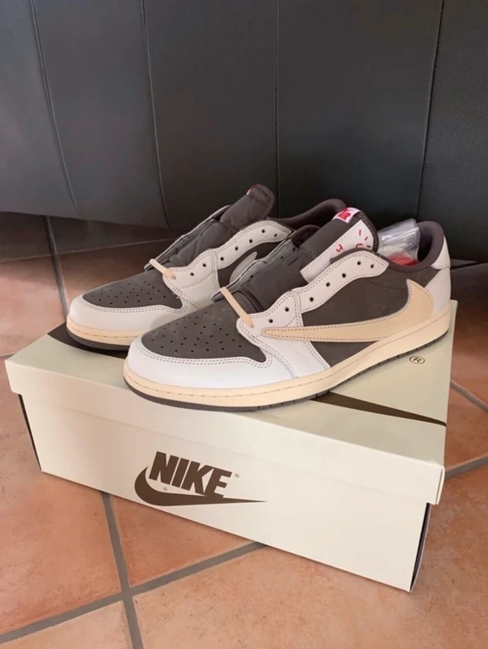 Jordan 1 Low Retro Travis Scott Reverse Mocha